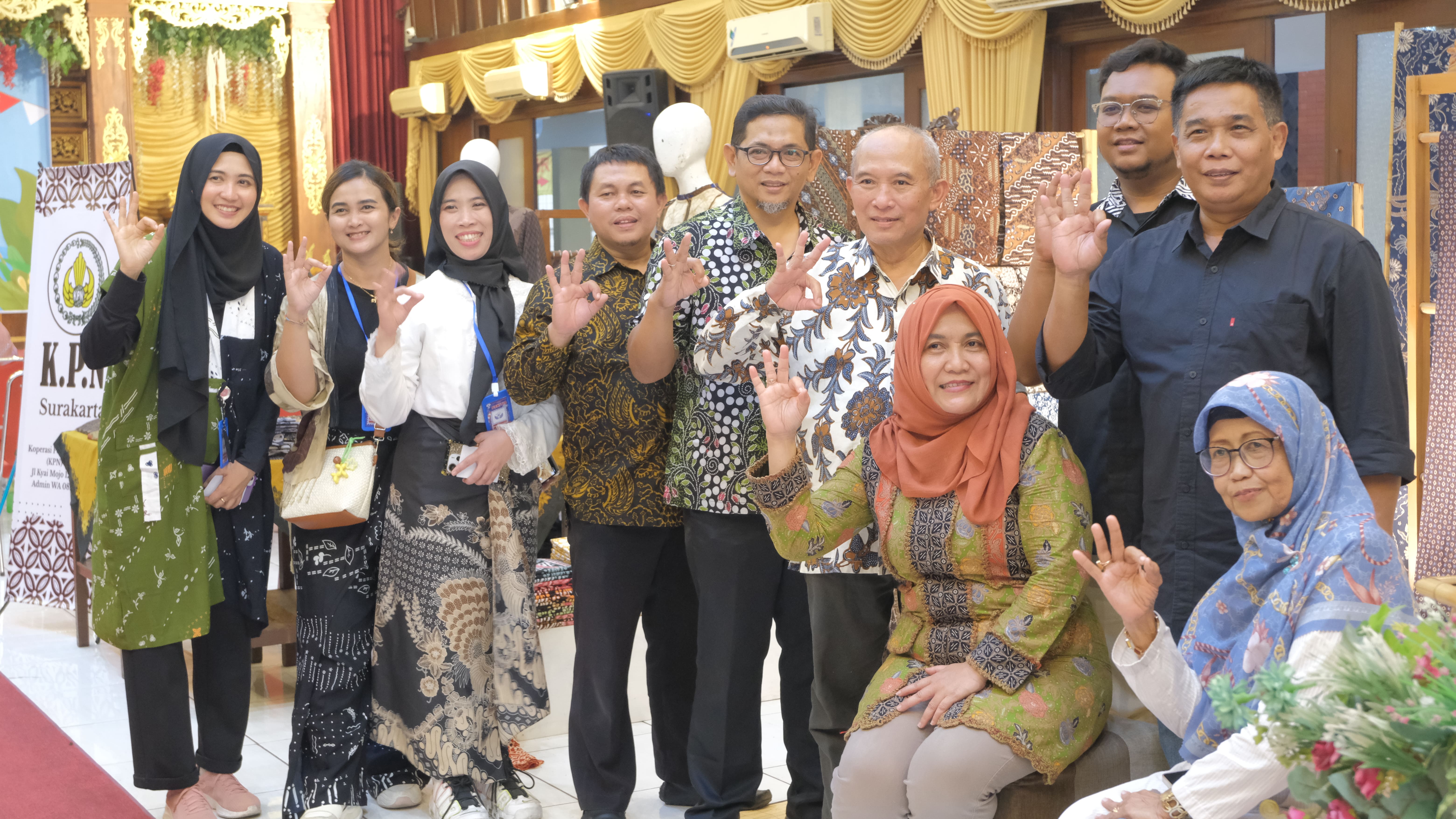 Gallery Batik PC. GKBI Medari Tampilkan Batik Khas dalam Pameran di Wisma Batari Solo